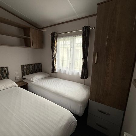 Lyons Woodlands Hall Ruthin Extérieur photo
