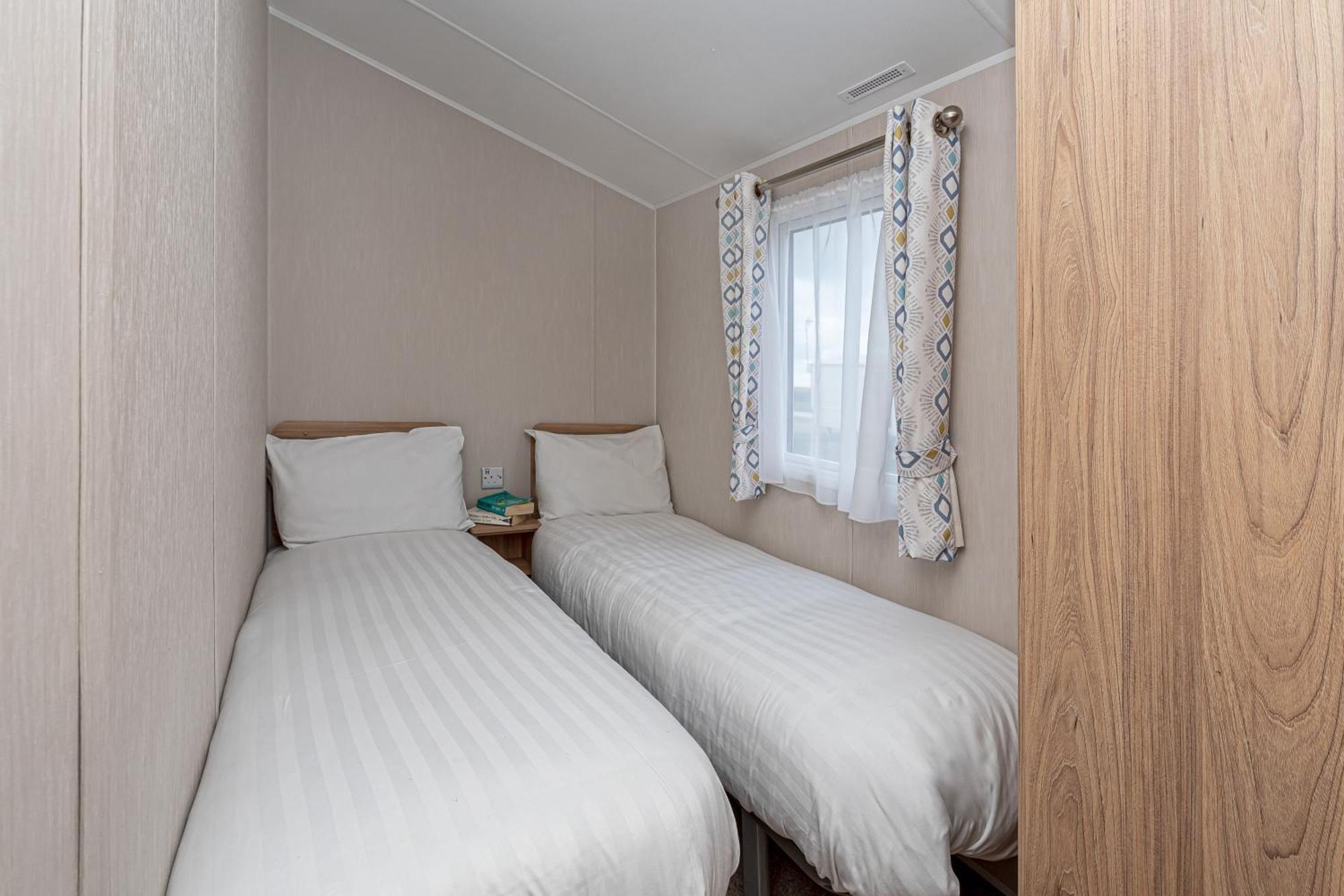 Lyons Woodlands Hall Ruthin Extérieur photo