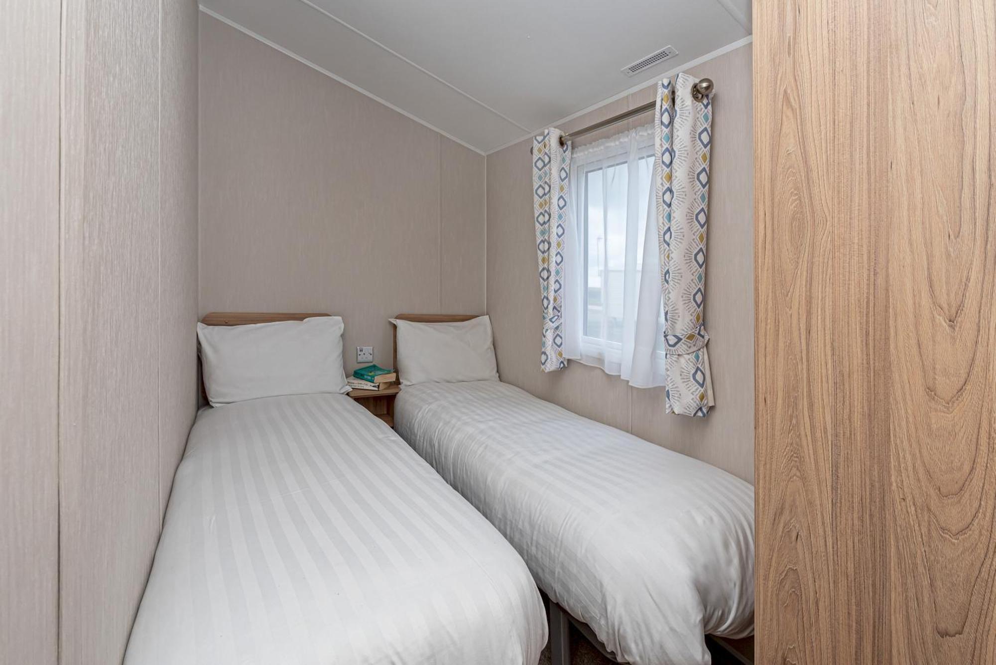Lyons Woodlands Hall Ruthin Extérieur photo